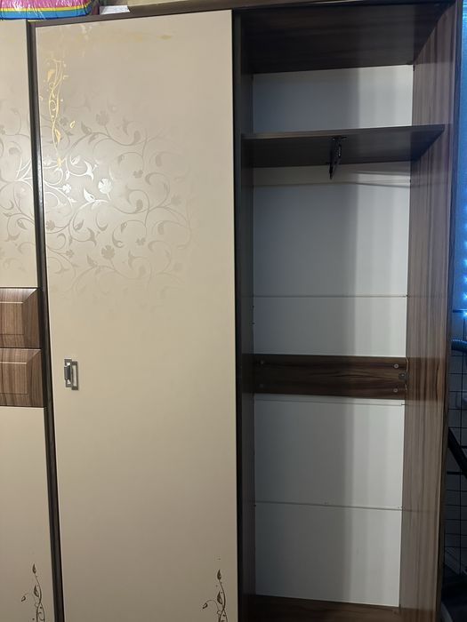 Продам Шкаф самовывоз , торг