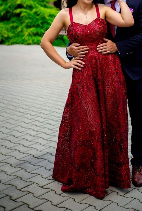 Rochie eleganta, deosebita potrivita pentru evenimente speciale