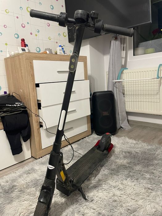 Vând trotineta electrica