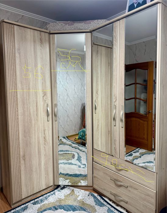 Угловой шифоньер