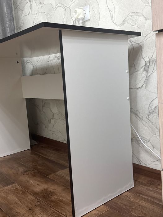 Продам письменный стол