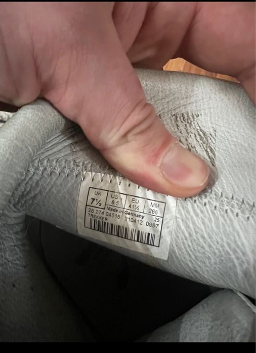 Bocanci drumetie Lowa