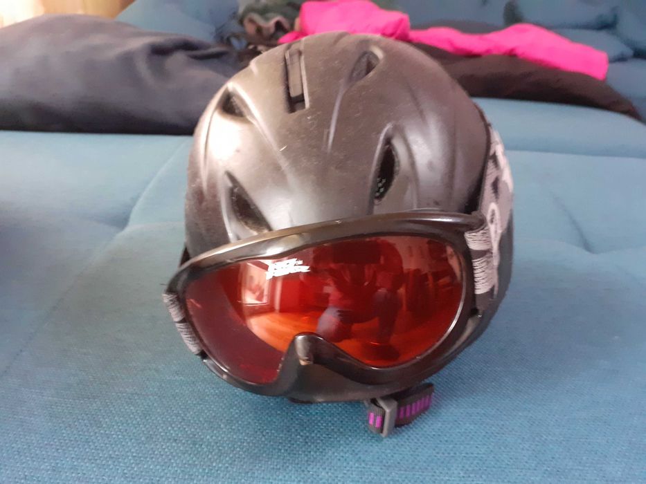 Каска и очила за ски