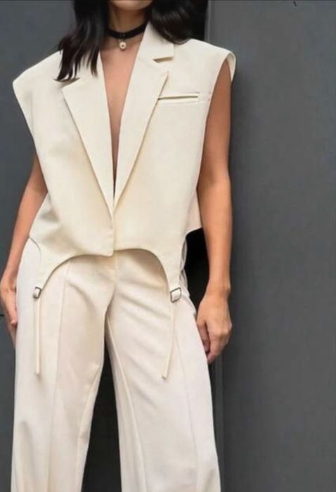 Vesta costum tip Zara