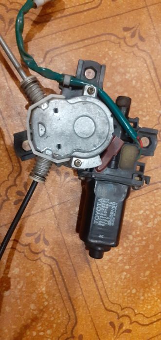 Стеклоподьемник пер.лев.тойота марк2