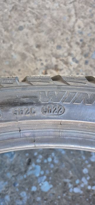 4 anvelope iarna noi  Pirelli,255/35/21,dot 2022.Pretul este pe bucata