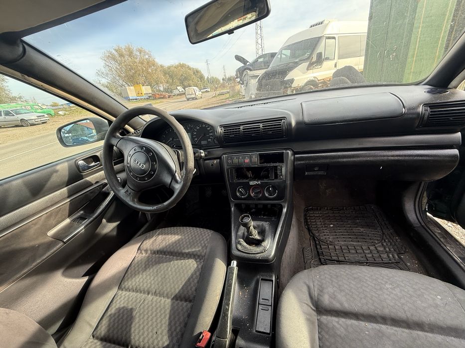 Audi A4 1.8 102 ph 1995 г на части