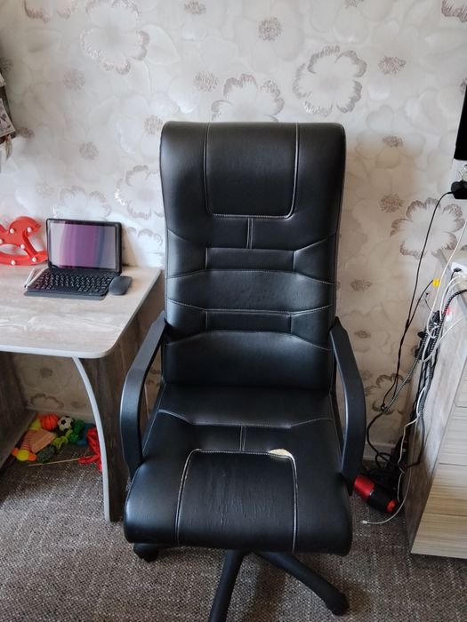 Продам кресло офисное