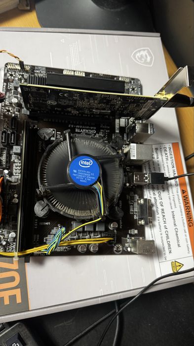 Placa de baza Gigabyte H110M  S2 DDR4 cu backplate si cooler stock