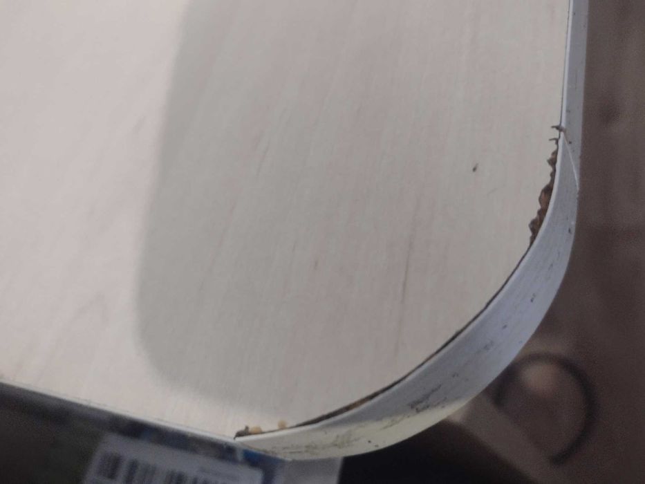 Средно по размер компактно бюро