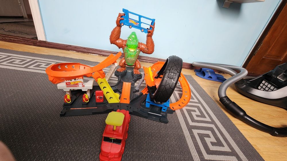 Hot wheels Горилла