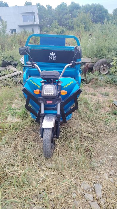 Vând tuk tuk triciclu electric