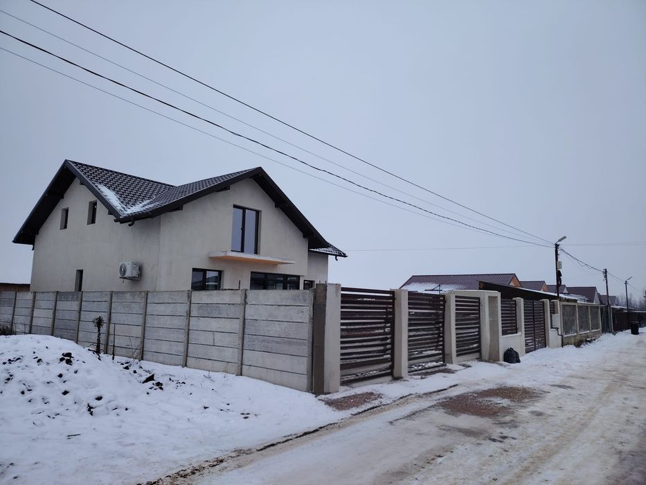 Vând casă în Joița