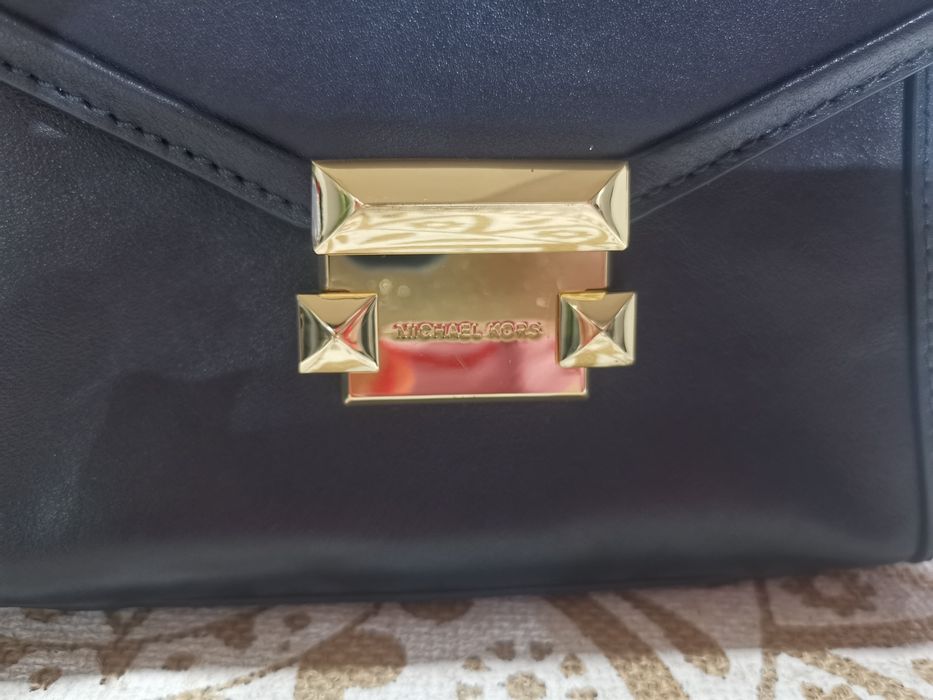 Малка кокетна чантичка Michael Kors