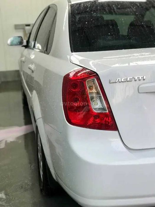 Продаю свой chevrolet lacetti 1.8 2012 года