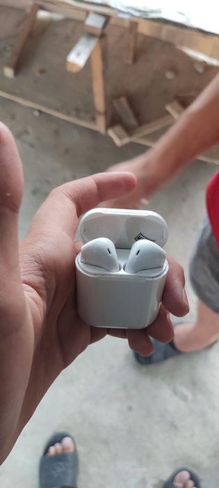 Блютуз наушники .