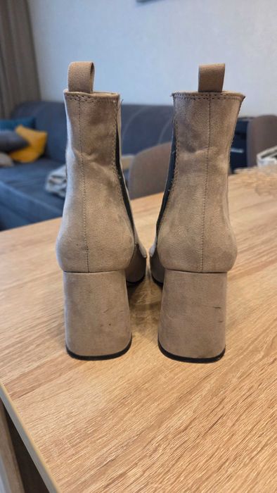 Дамски елегантни боти.