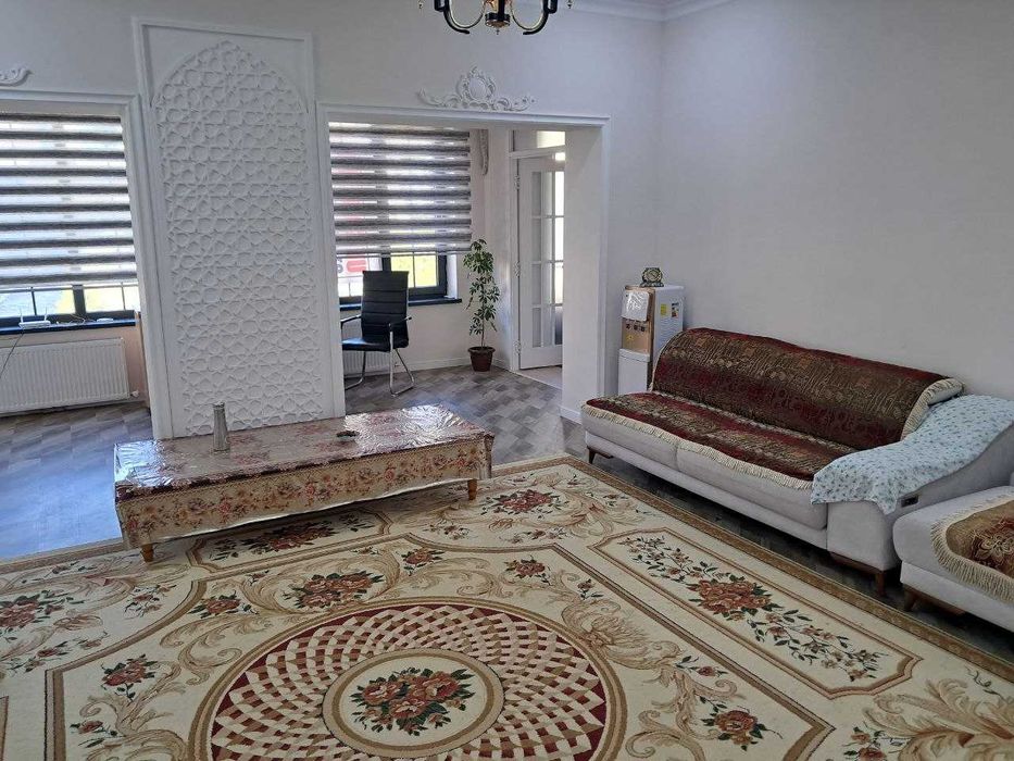 Продаётся в "ОБКОМОВСКИЙ "доме 4х комнатная квартира. "Крытый рынок"