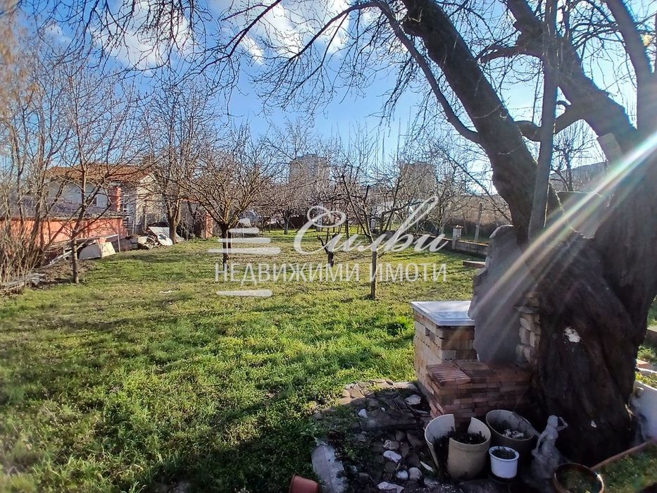 Парцел с временна постройка и каравана – местност Под Манастира!