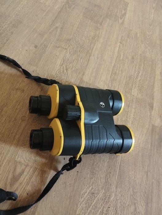 Binoclu Pulsar marine