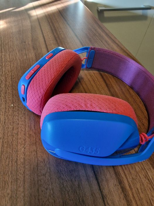 Logitech G435 bluethoot,casti gaming,muzica ,pret minim