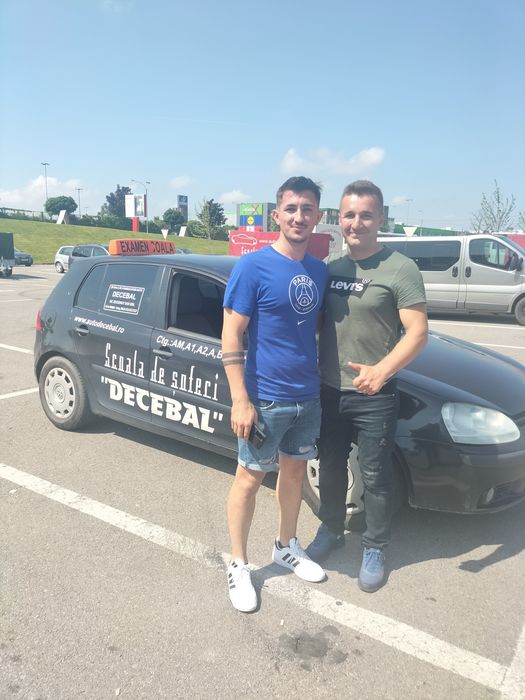 Instructor auto (automat sau manual)  scoala auto Decebal