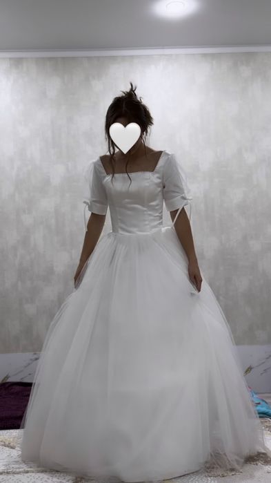 Белое пышное платье