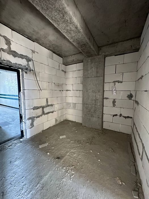 Buxara sity da 9 qavatlik manalitni doning 9 etajida 1 xona karopka