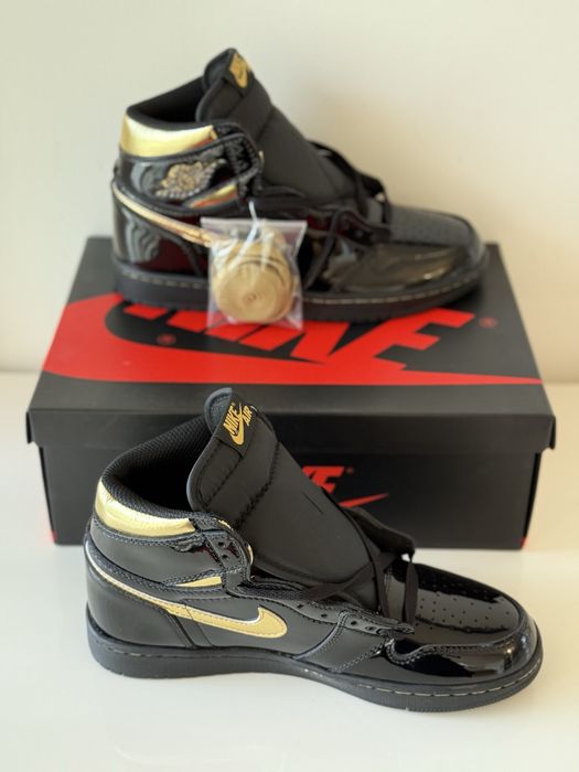 Air Jordan 1 Retro Black Metallic Gold  Full Box New