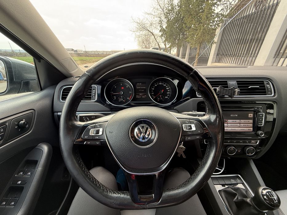 VOLKSWAGEN Jetta 2015 — imagine 3