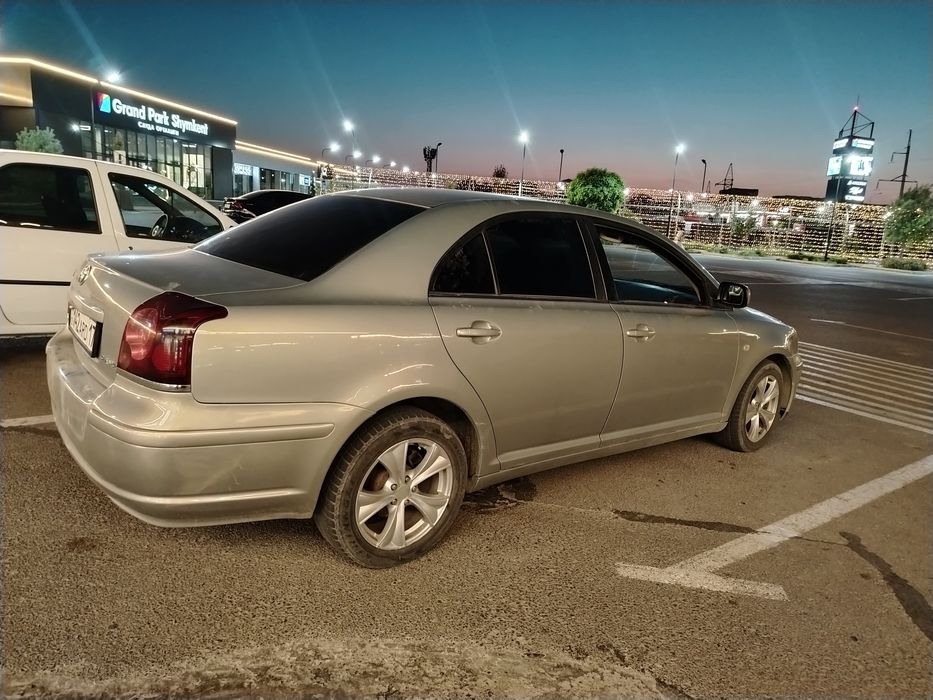 Продается таёта авенсис 2006 года автомат