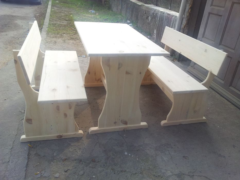 Баварски маси и пейки