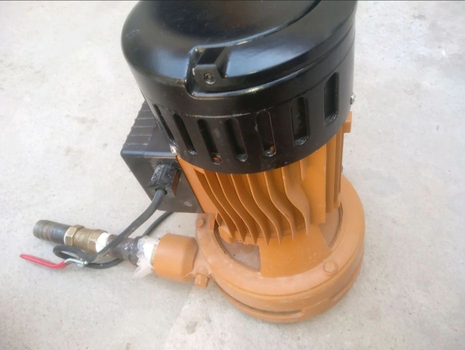 Suv matori suv tortishi uchun