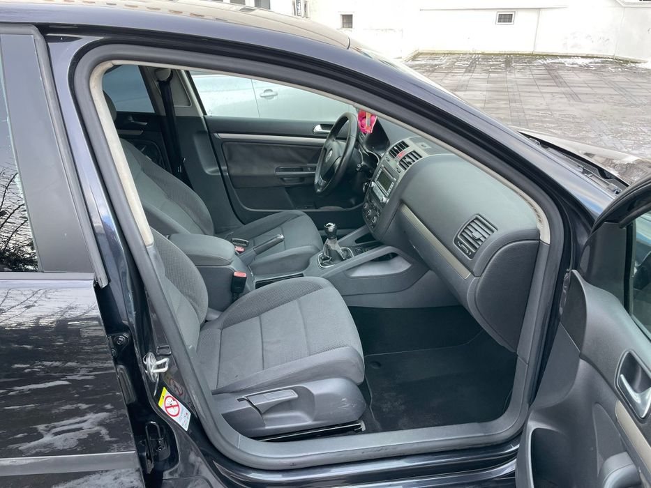 Wolksvagen Golf 5 1.6 MPI Benzină 102cp