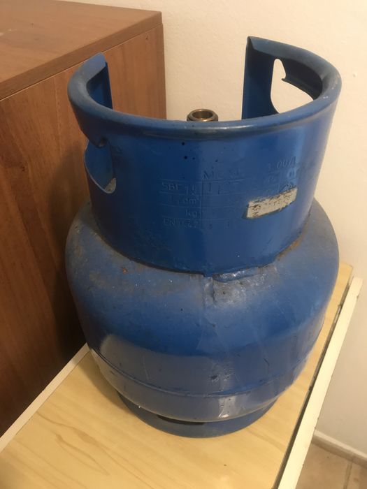 Газова  бутилка  12   литра .