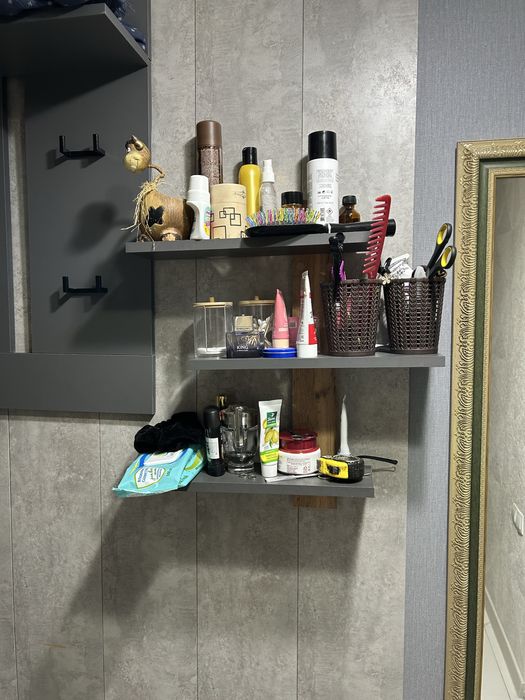 Продам вешалку и полку