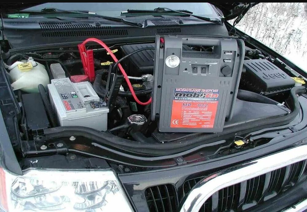 Запуск двигателя при севшем аккумуляторе. Прикурить авто бустером.