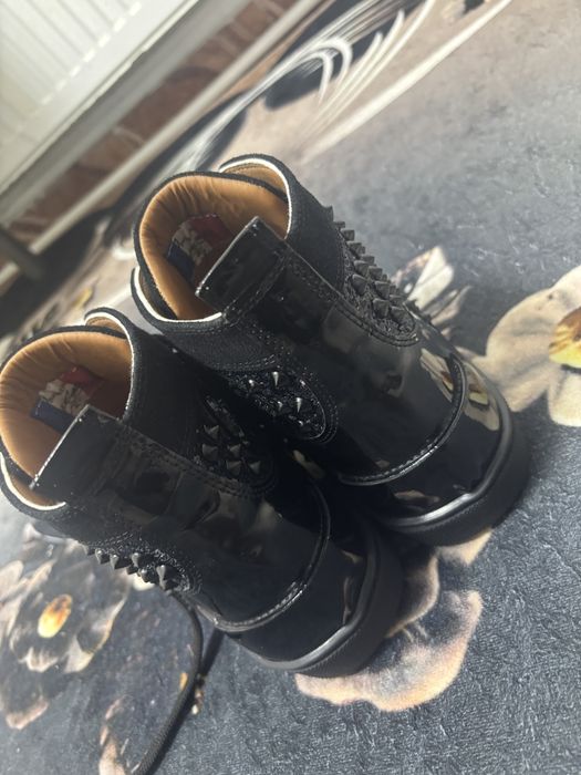 Adidasi louboutin barbati