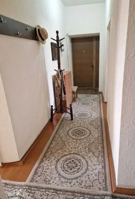 Срочно Продаётся Бабура Высокопотолчка 2/3/5 ремонт средний с мебелью