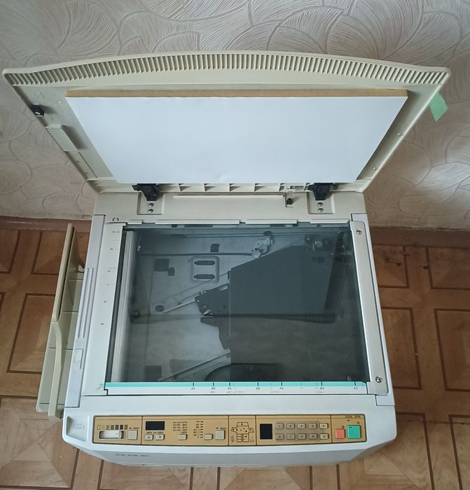 Продам ксерокс, формат А3, копировальный аппарат.