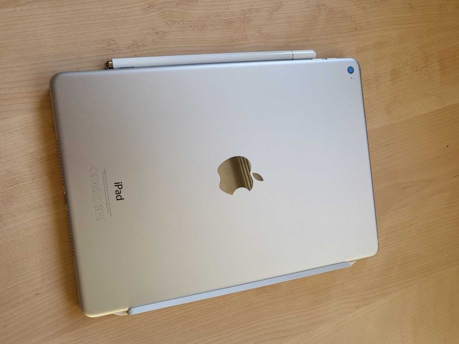 iPad Air 2 64 GB комплект с клавиатура и писалка/stylus