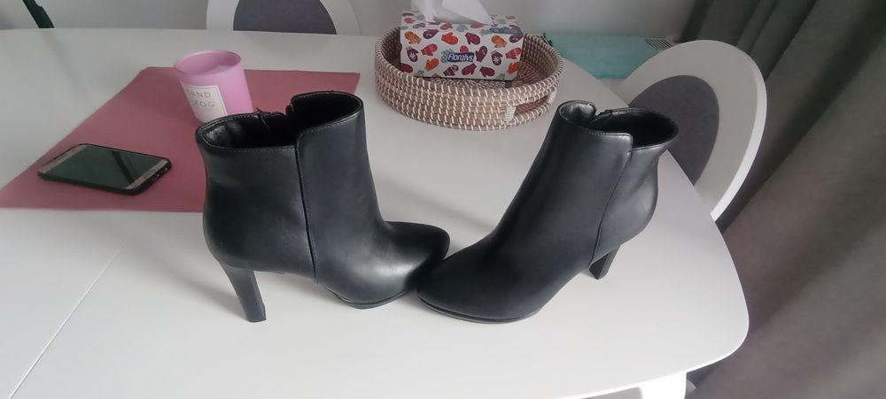 Botine dama Marca Buffalo Nr.38
Piele naturala