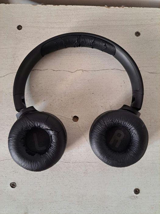 Продам Наушники JBL