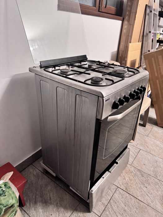 Cuptor + aragaz inox Beko