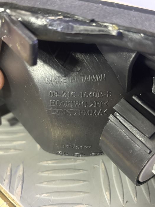 Поворотник правый мазда 626 99г