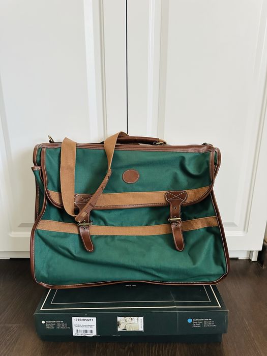 Geanta de voiaj /servieta / geamantan , mare din piele si impermeabila