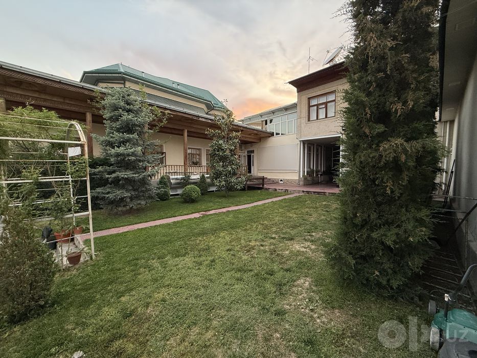 Срочно продаётся участок! Дом