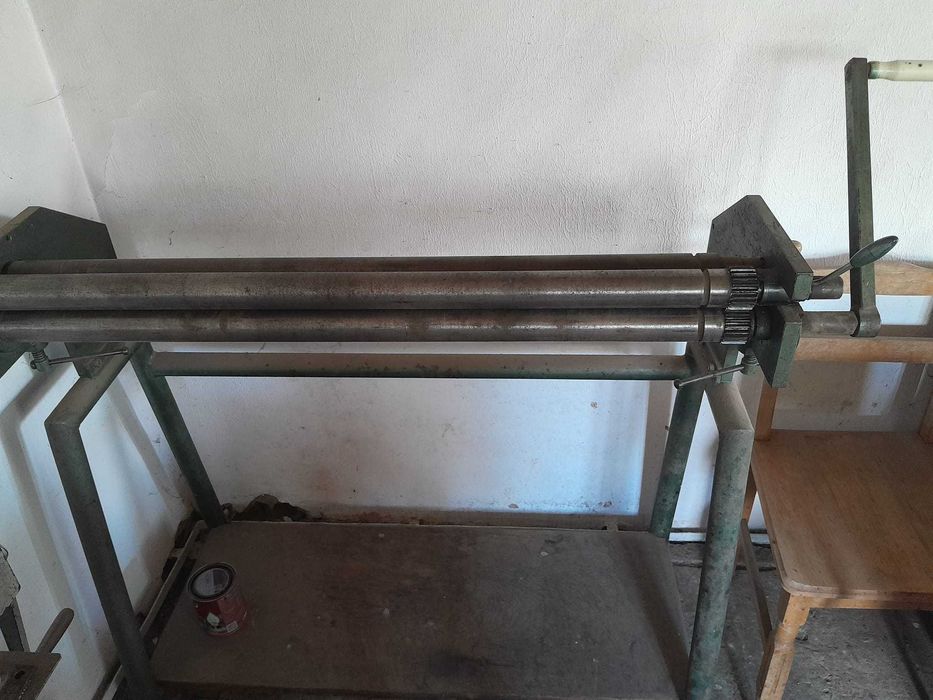 mașină manuală de roluit tablă