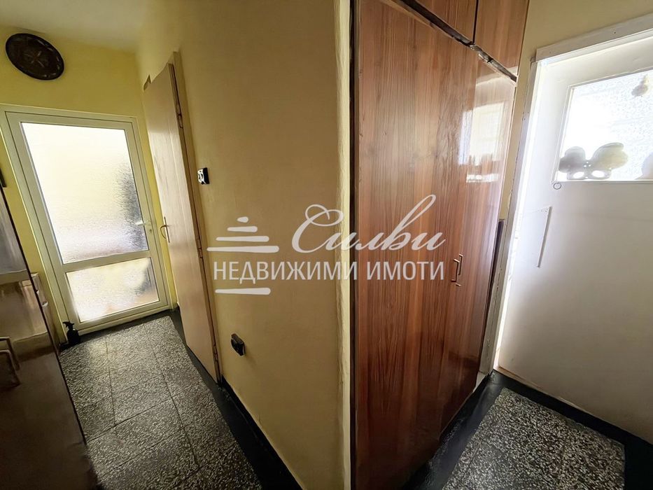 Продава се Едностаен апартамент в Шумен, Тракия - 40 кв.м за 816 €/кв.м - Снимка #4