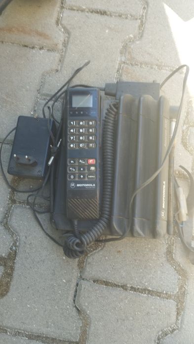 Ретро Телефон За Кола Motorola Associate 2000 (1993 г.) – Рядък Колекционерски Модел